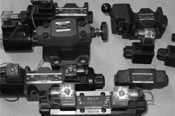 S-DSG-03-2B2-D24-51T油研電磁閥，YUKEN電磁換向閥型號