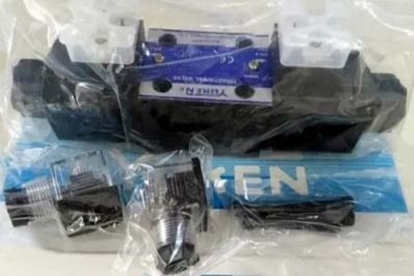 油研電磁換向閥DSG-01-3C60-D12-N-70，DSG-01-3C60-D24-70