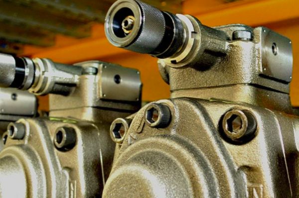 BERARMA變量葉片泵01PLP05-16FHRM ，布萊瑪葉片泵01-PHPK-3-80