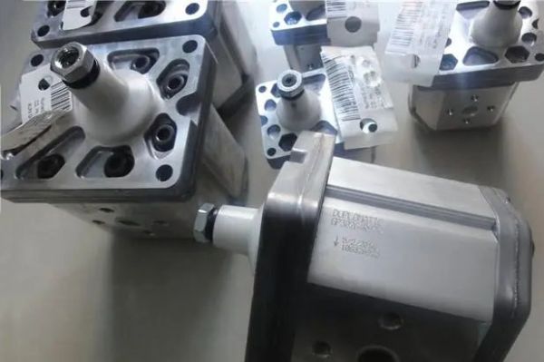 迪普馬GP1外齒輪泵的技術(shù)特點、應(yīng)用領(lǐng)域，意大利Duplomatic齒輪泵官網(wǎng)