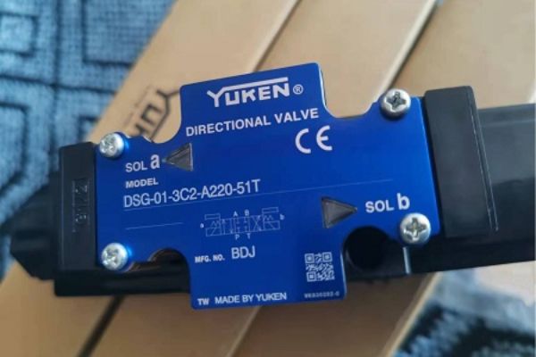 油研方向閥DSG-01-3C2-A220-51T，YUKEN電磁閥